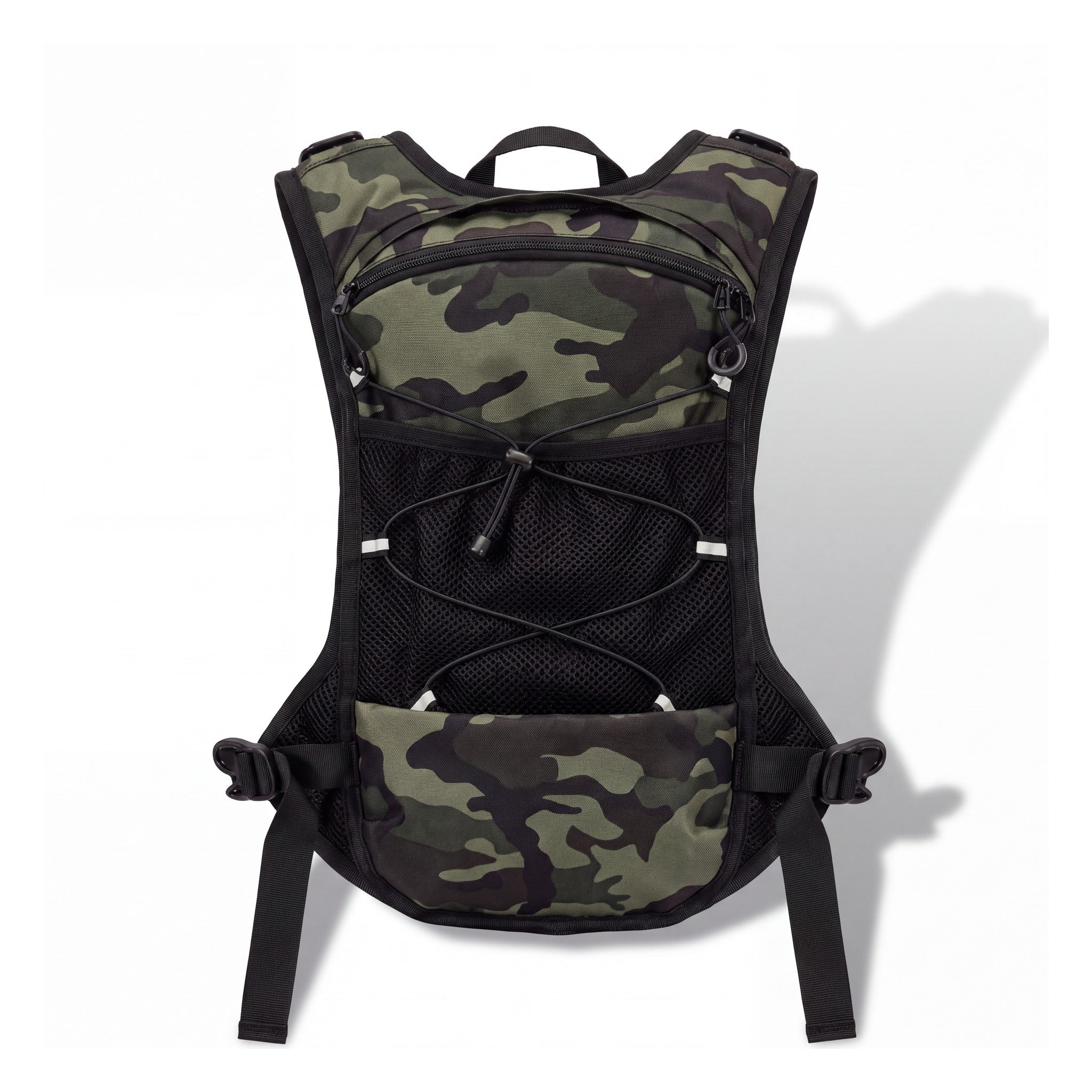 Espalda del chaleco Loadout en camuflaje con compartimento de malla